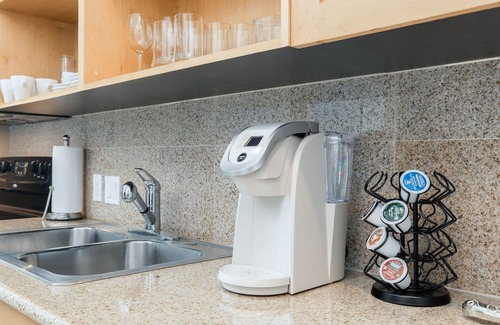Galveston Apartment | Elegant gulf escape with heated pool, hot tub, beach access, & water views