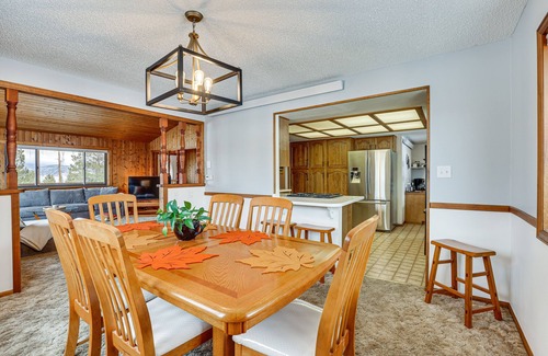 Grand Lake House | Enjoy Deck + Mtn Views: Grand Lake Retreat!