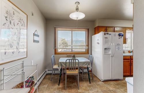 Estes Park Cabin | Enjoy nature from this charming cabin with deck, fireplace, & washer/dryer