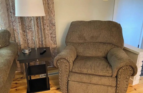 Lenox House | Entire home 4 mi to Montauk - Current River Ranch