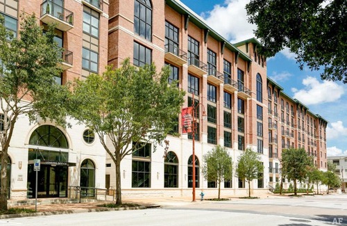 Downtown Houston Apartment | Entire Modern Downtown Apartment Ideal For Long-Term Stays