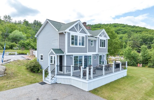 Weirs Beach House | 🌟 Exciting Lakefront Getaway Awaits – Your Ultimate Vacation Experience! 🏡🌊