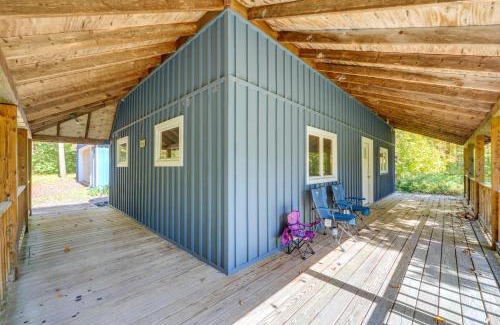 Remsen House | Fall Festival Retreat Cabin with Deck and Yard!