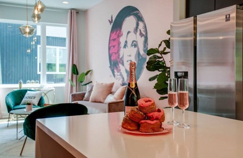 Nashville House | Fall rooftop decks, karaoke rooms, modern kitchens near Broadway