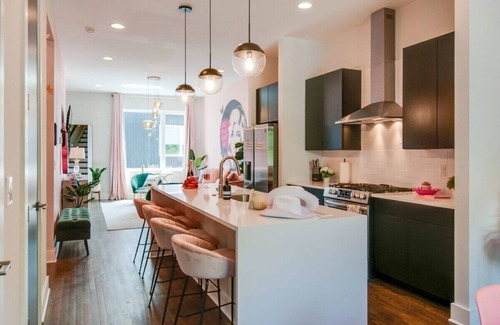 Nashville House | Fall rooftop decks, karaoke rooms, modern kitchens near Broadway