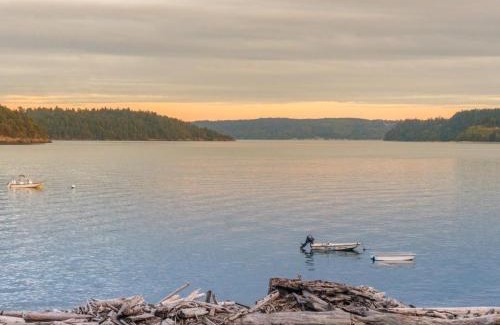 Anacortes House | Fidalgo Island Waterfront Stunner