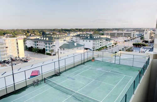 Northeast Virginia Beach Apartment | FLASH SALE! Stylish Suite w/Private Balcony, Jetted Tub, WiFi, Gym & Resort Pools