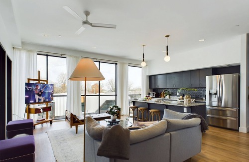 Woodland in Waverly House | Fox Suite - Downtown Views - 12 South