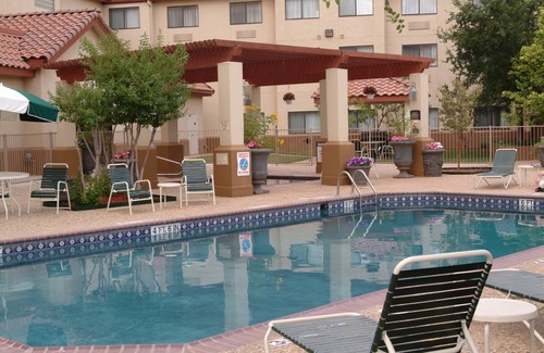 Tech Terrace Apartment | Free Breakfast. Shared Pool & Hot Tub. Studio Near Texas Tech University & University Medical Center.