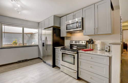 Columbine Valley House | Games, Art & Pot Friendly with ZenDen near Downtown Littleton-Denver