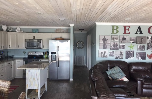 Jamaica Beach House | Gated Top and Bottom Deck Safe Children 3BR On Bay Canal Great Fishing !