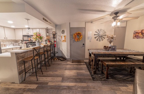 Brian Head Condo | Giant Steps 12 Rustic Retreat ski in/out 2bd/2bath