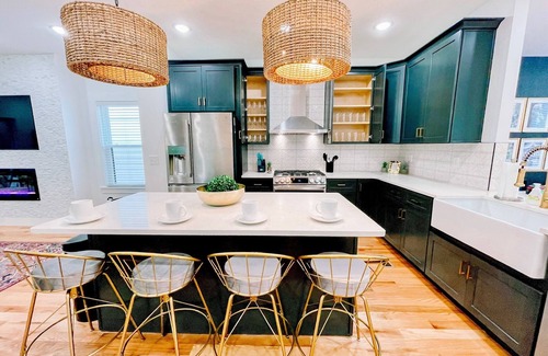 Cleveland Park House | Glamorous 3 BDR in East Nashville – Just 3 Miles to Downtown, Pet Friendly!