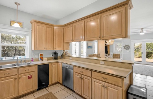 Seacrest House | Good Life At The C - Seacrest home with carriage house private pool 4 bikes!
