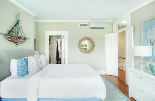 Historic Downtown Savannah House | Gordon Chic by Lucky Savannah
