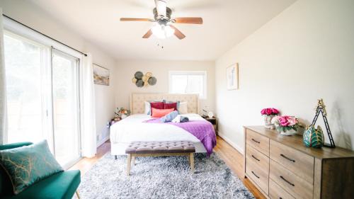 Oxon Hill House | Gorgeous 7BR 3BA Family Home in Maryland