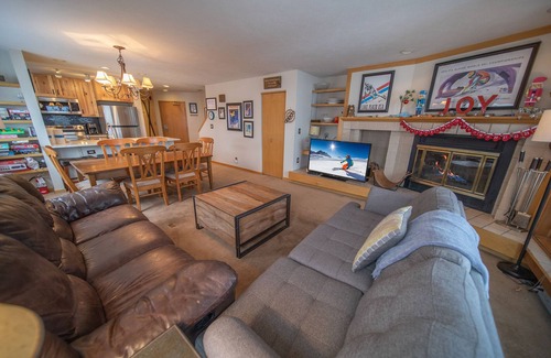 Mountain House Condo | Gorgeous Mountain views! Last Minute Holiday Rates!