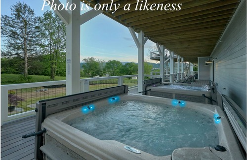 Pigeon Forge Cabin | Grand Forge Lodge - 16 Bedrooms in the MIDDLE of Pigeon Forge! Loaded!