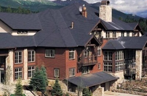 Four O'Clock Apartment | Grand Timber Lodge: Ski-in, Ski-out. Studio. Sleeps 4 2/9/25-2/12/25