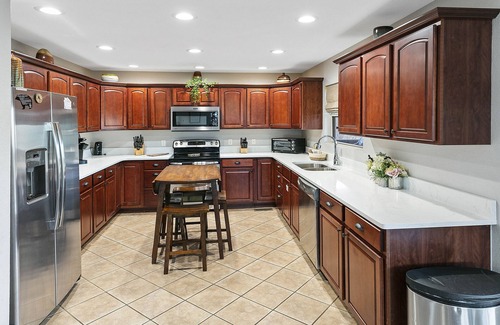 Gatlinburg Cabin | GREAT view DOWNTOWN Gatlinburg with views,community pool, hot tub and fireplace