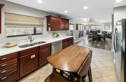 Gatlinburg Cabin | GREAT view DOWNTOWN Gatlinburg with views,community pool, hot tub and fireplace