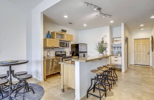 Galveston Condo | Greta House | Spacious Pool, Gulf Views!