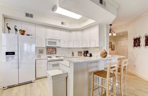 Amelia City Condo | Ground floor unit in gated community. Tastefully decorated and located on southern end of Island.