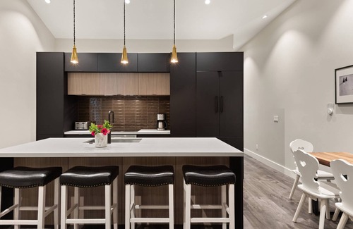 Aspen Condo | Guest Favorites at 10% Off! Stay 3 nights through Nov