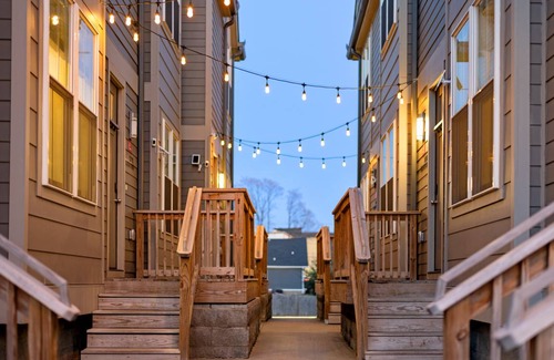 South Nashville House | Hart Suite 13 by AvantStay Gorgeous Town House w/ Modern Amenities in Nashville!