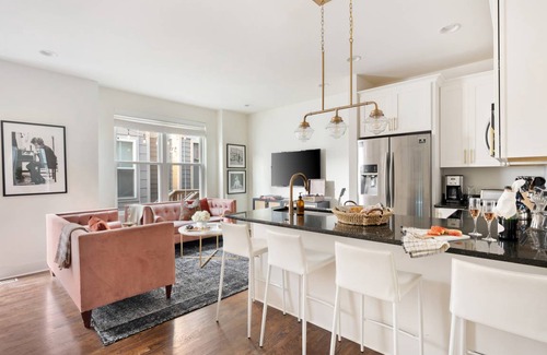 South Nashville House | Hart Suite 13 by AvantStay Gorgeous Town House w/ Modern Amenities in Nashville!