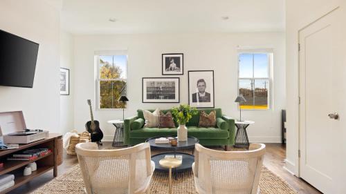 Chestnut Hill House | Hart Suite Buyout 4 by AvantStay Two Town House Buyout w Modern Amenities in Nashville