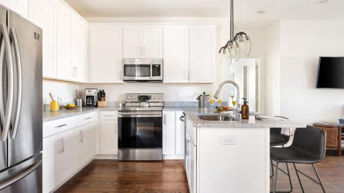 Chestnut Hill House | Hart Suite Buyout 4 by AvantStay Two Town House Buyout w Modern Amenities in Nashville