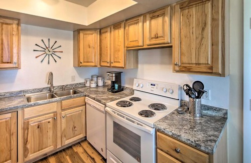 Lake Havasu City House | Havasu City Home with Gas Grill and Smart TVs!