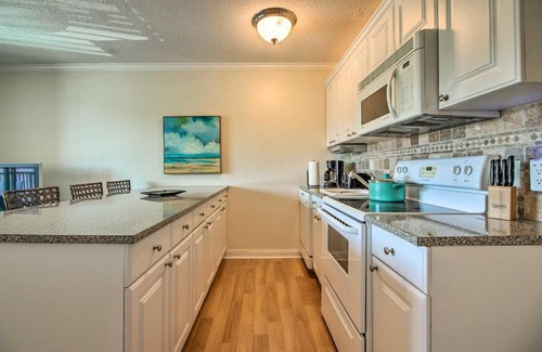 Folly Field Apartment | Hilton Head Island Condo with Pool Steps to Beach!