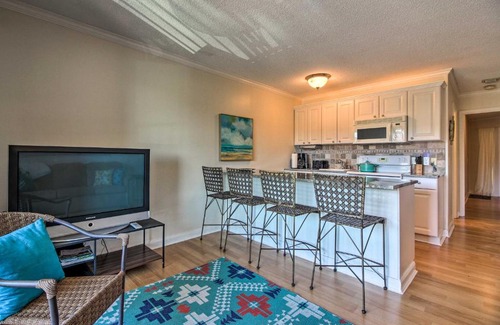 Folly Field Apartment | Hilton Head Island Condo with Pool Steps to Beach!