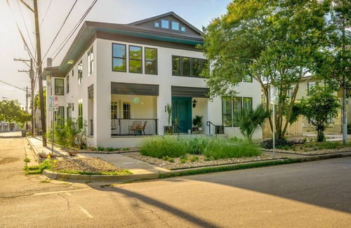 West End House | Historic B&B in Austin: Walkable to SXSW! 7 Private Suites, Sleep 25!