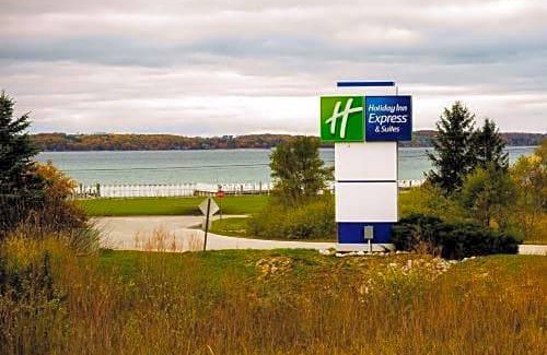 Acme Hotel | Holiday Inn Express Hotel & Suites Acme-Traverse City, an IHG Hotel