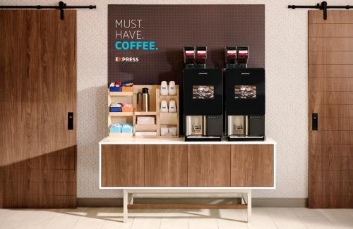 Westlake Hotel | Holiday Inn Express & Suites Cleveland/Westlake by IHG
