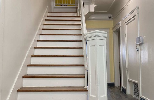 Greater Wilshire - Hancock Park Hostel | Hostel ∙ 46 guests
