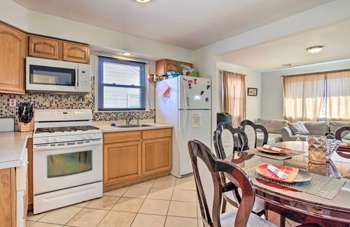 Bellmawr House | House w/Pellet Smoker & Grill, 1 Mi to Lake!
