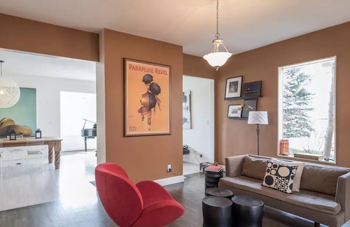 Mapleton Hill House | Huge modern home steps to Downtown