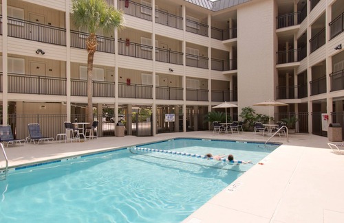 Hilton Head Island Condo | Huge Ocean View,central air,elevator,pool,WIFI,one bedroom,reduced Oct 23-31