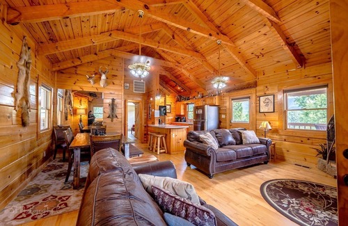 Wears Valley Cabin | Hunter Jack's: Free Attraction Tickets, Hot Tub & Mountain Views From Every Window