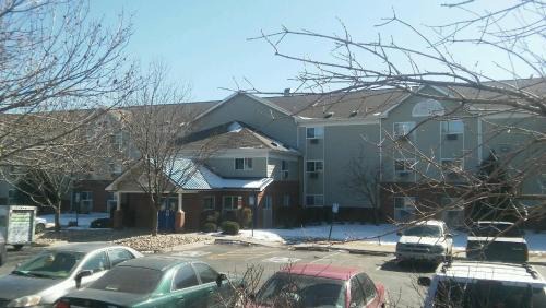 Sheridan Hotel | InTown Suites Extended Stay Denver - Englewood