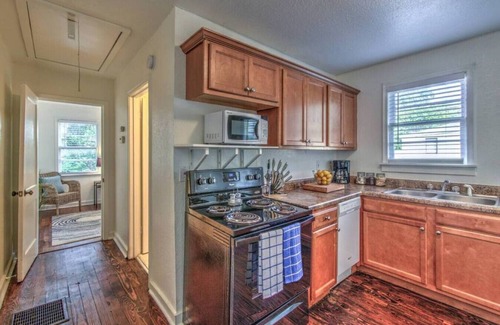 Midtown Apartment | J 84 #2 · Walking distance to the best of Midtown!