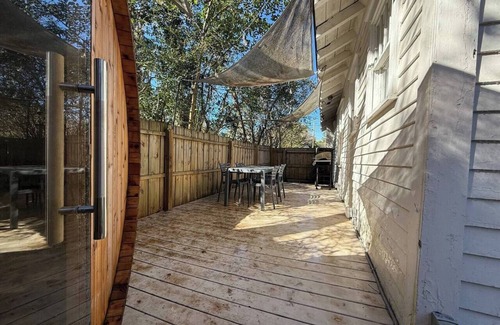 Riverside House | Jacksonville 2-BR Bungalow | Sauna & Dog-Friendly