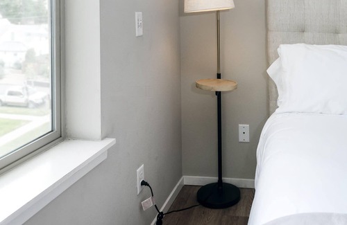 Highland Apartment | Kasa The Comma | Traditional 1BD Centrally Located in Denver