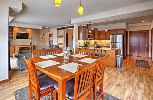 Manson Condo | Lake Chelan 'Manson Bay' Condo w/Pool Access!
