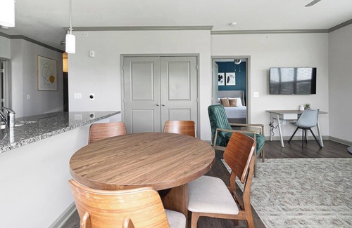 South Nashville Apartment | Landing | Beautiful 2BD, Pool, Clubhouse
