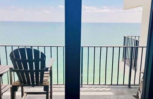 Garden City Condo | LARGE AND LOVELY 3 BEDROOM SUITE WAITING FOR YOUR ARRIVAL IN GARDEN CITY SC!
